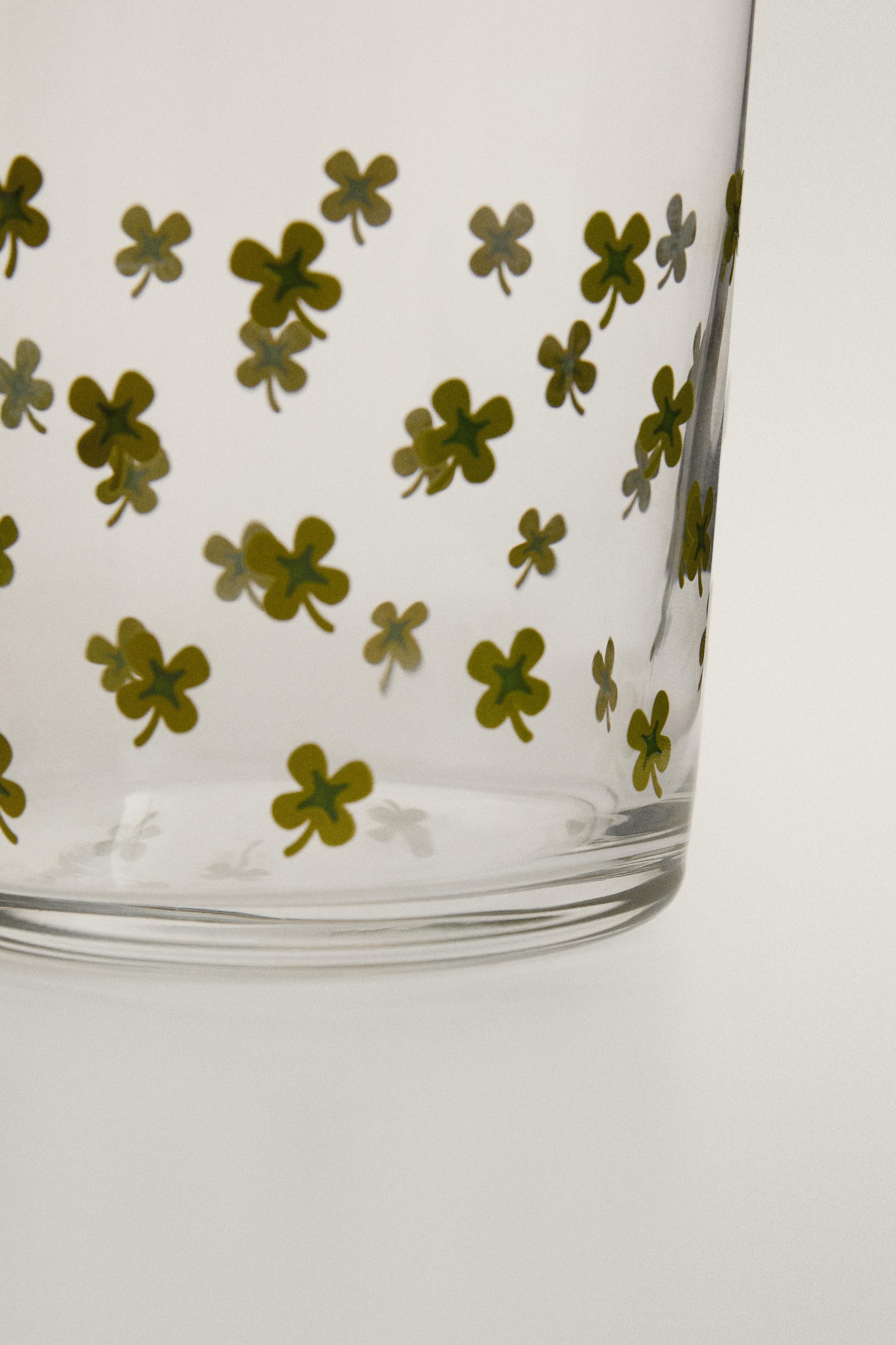 GLASS TUMBLER WITH TRANSFER